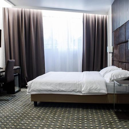 Park Hotel دنيبروبيتروفسك المظهر الخارجي الصورة