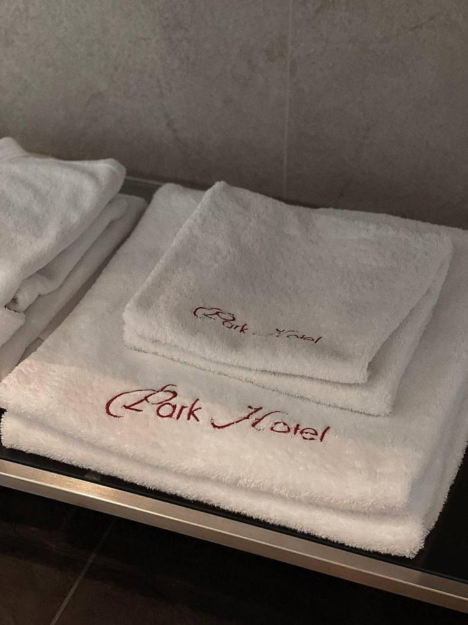 Park Hotel دنيبروبيتروفسك المظهر الخارجي الصورة